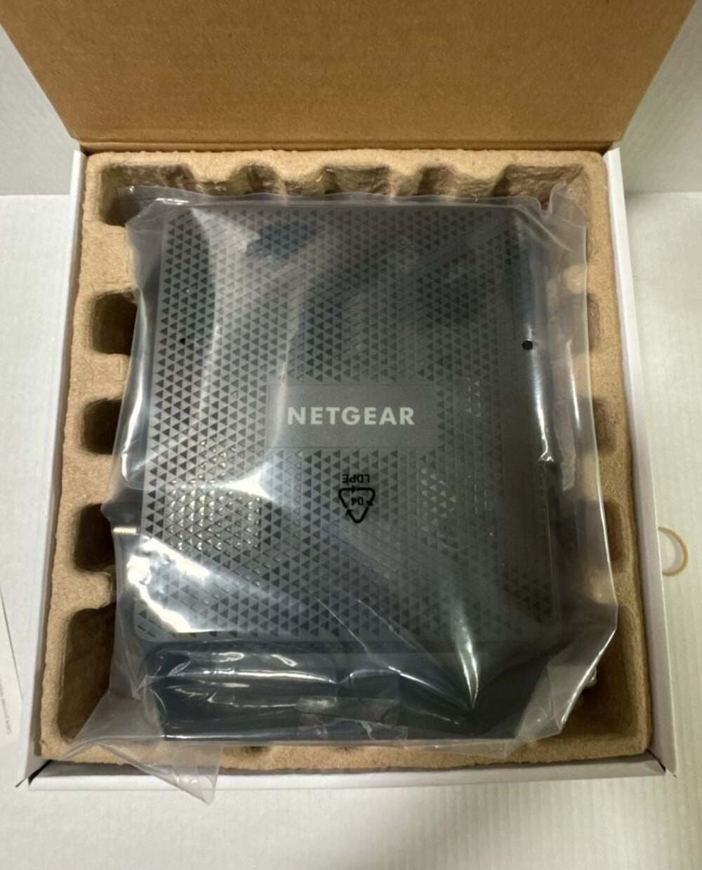 Netgear Nighthawk AC1900 WiFi Cable Modem Router (Model C7000v2) - Picture 12 of 15